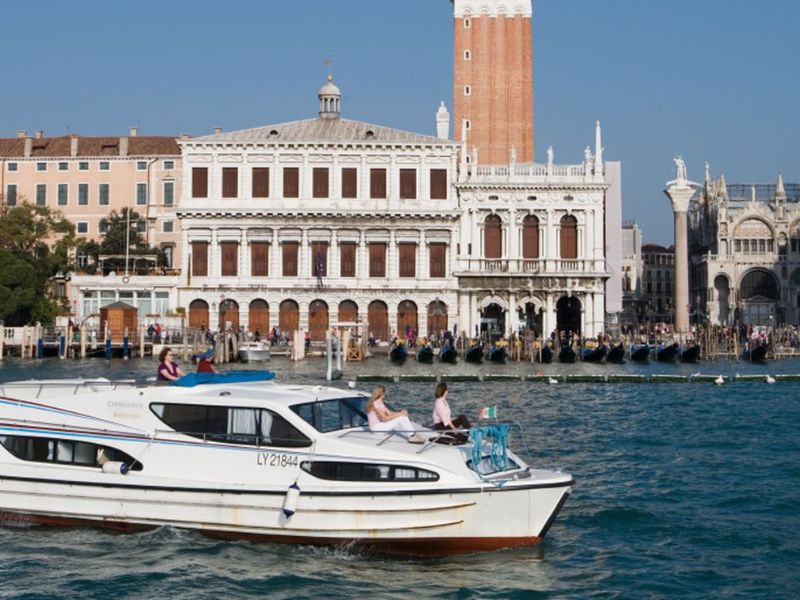 Italy Boat Hire